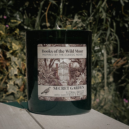 Secret Garden Candle in English garden